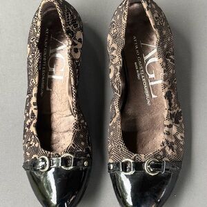 AGL Women's Black and Brown Ballet Flats